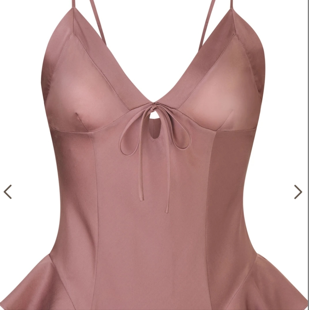 SKIMS Silk Teddy Rose Large